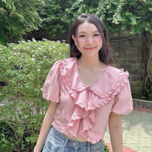 Áo blouse hồng bèo nhún cổ V nữ tính – Sweet Ruffle Blouse